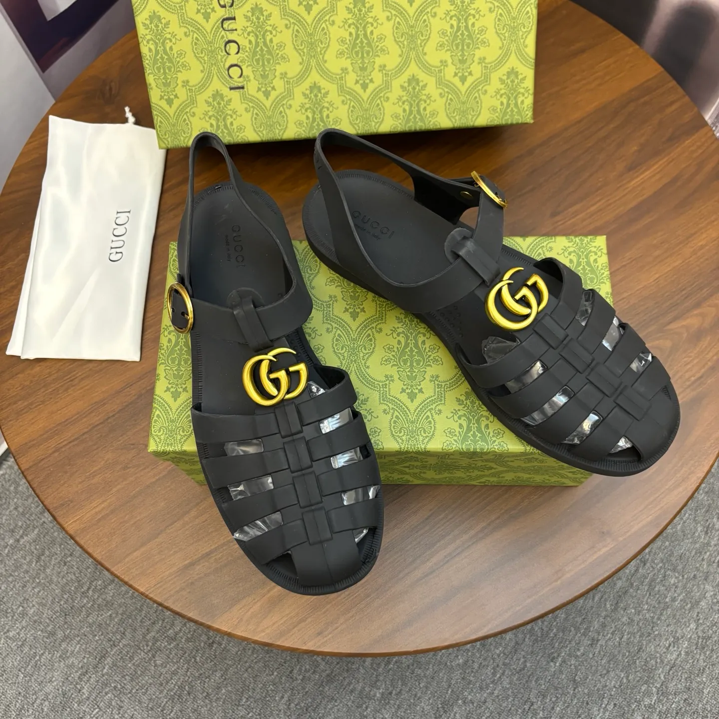 Men's shoes 260💰 [Gucci] Counter quality, top-quality original goods, real photos! Original TPU material, fine workmanship, comfortable; genuine 1:1 replica Size: 36 ~ 46